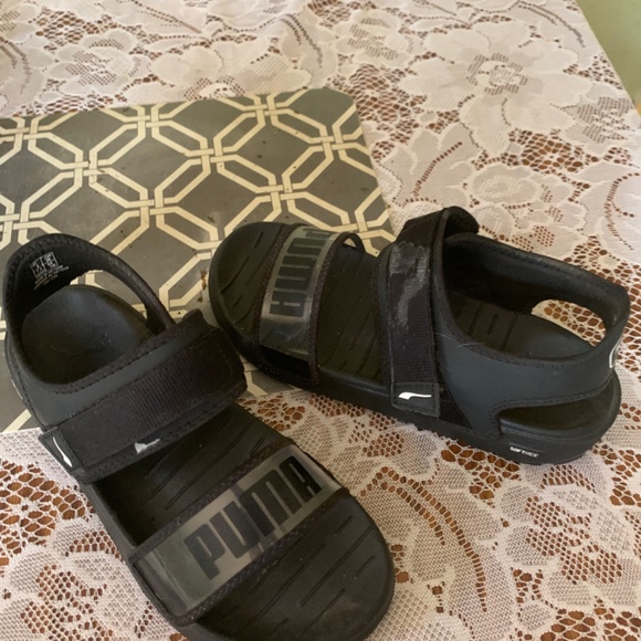 Women’s puma sandals size 7 1/2 - Picture 2 of 5
